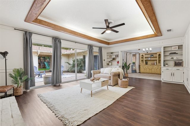 823 Ridgecrest Circle, Denton, TX 76205