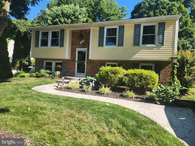 1686 GEMINI DR, Sykesville, MD 21784