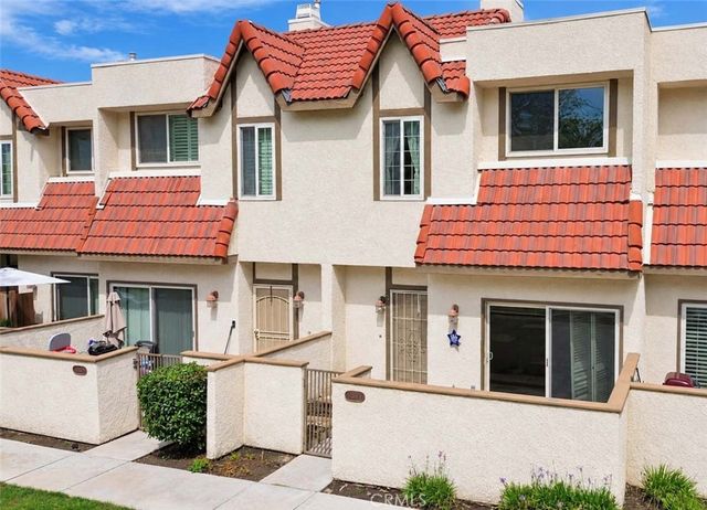 27650 Ironstone Drive 3, Canyon Country, CA 91387