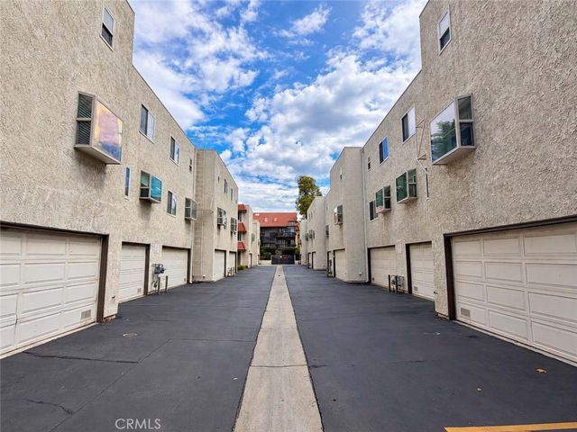 27650 Ironstone Drive 3, Canyon Country, CA 91387