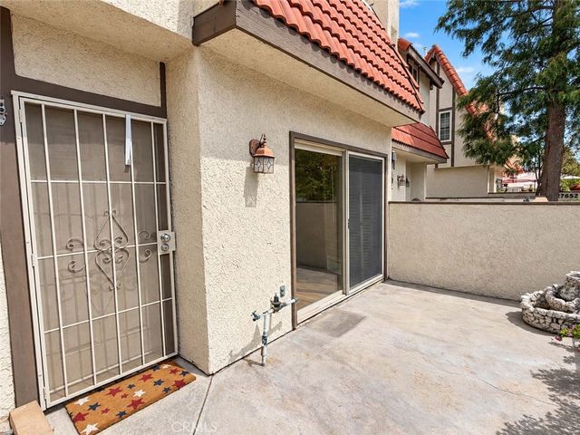 27650 Ironstone Drive 3, Canyon Country, CA 91387
