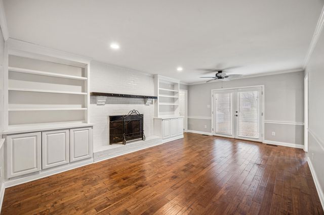 104 Lone Oak Drive, Nicholasville, KY 40356