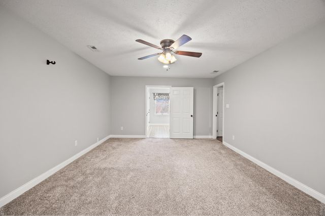 104 Lone Oak Drive, Nicholasville, KY 40356