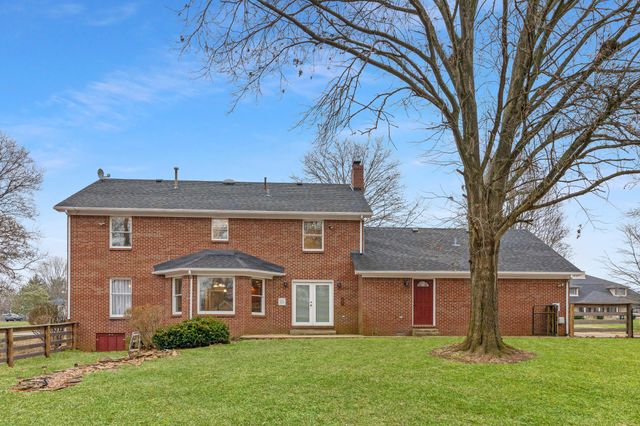104 Lone Oak Drive, Nicholasville, KY 40356