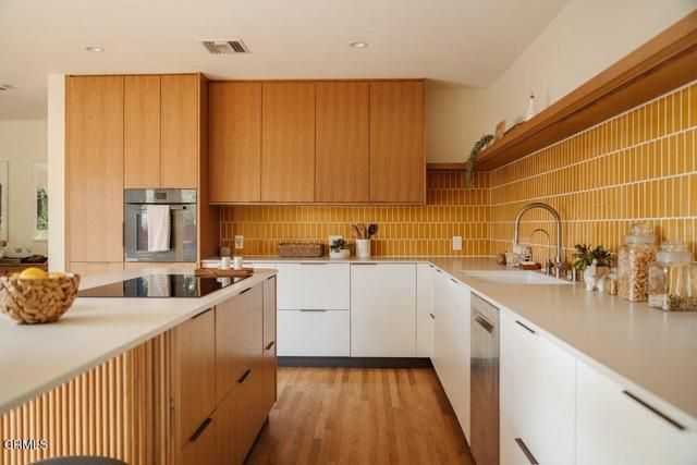 1680 N Mar Vista Avenue, Pasadena, CA 91104