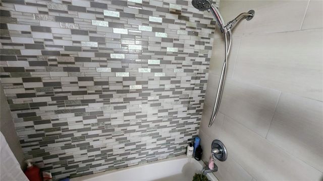 1038 NE 14TH AVENUE, Gainesville, FL 32601