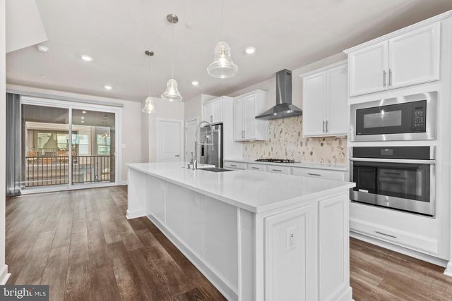 13039 HATTONTOWN SQ, Herndon, VA 20171