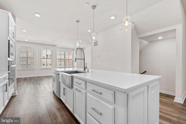 13039 HATTONTOWN SQ, Herndon, VA 20171