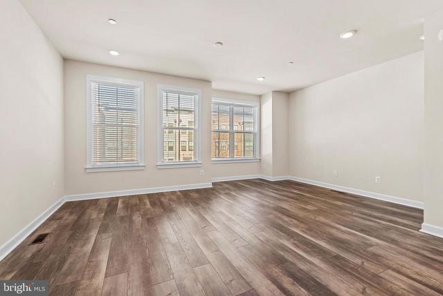 13039 HATTONTOWN SQ, Herndon, VA 20171