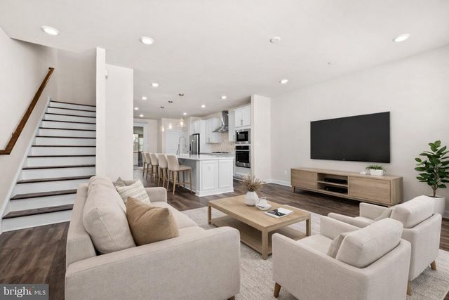 13039 HATTONTOWN SQ, Herndon, VA 20171