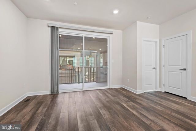 13039 HATTONTOWN SQ, Herndon, VA 20171