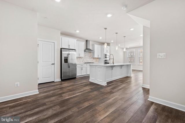 13039 HATTONTOWN SQ, Herndon, VA 20171