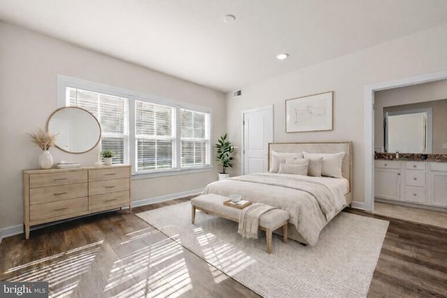 13039 HATTONTOWN SQ, Herndon, VA 20171