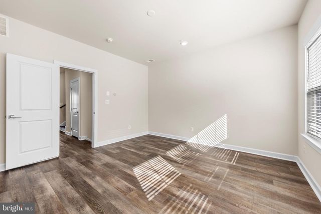 13039 HATTONTOWN SQ, Herndon, VA 20171