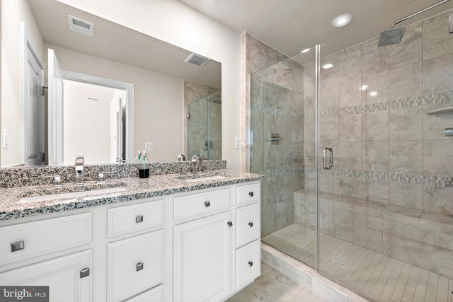 13039 HATTONTOWN SQ, Herndon, VA 20171