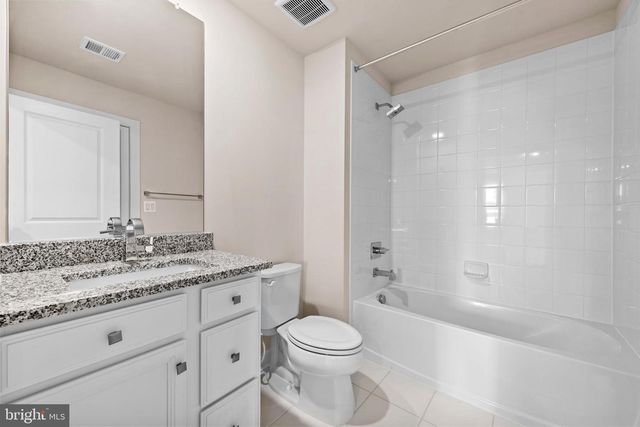 13039 HATTONTOWN SQ, Herndon, VA 20171