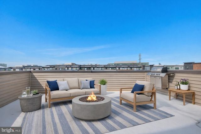 13039 HATTONTOWN SQ, Herndon, VA 20171