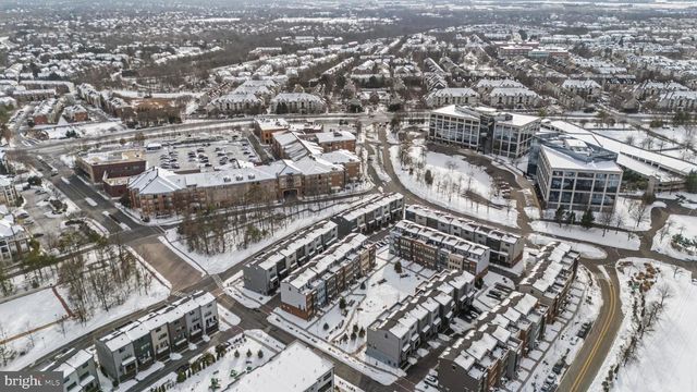 13039 HATTONTOWN SQ, Herndon, VA 20171