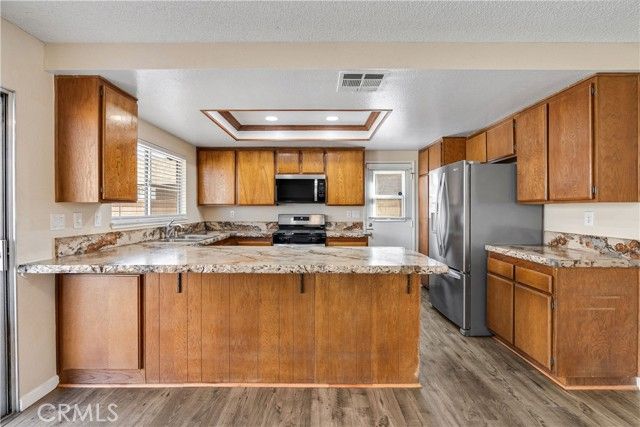 2741 W Avenue L4, Lancaster, CA 93536