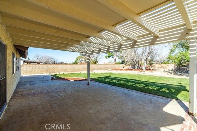 2741 W Avenue L4, Lancaster, CA 93536