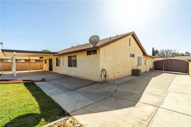2741 W Avenue L4, Lancaster, CA 93536