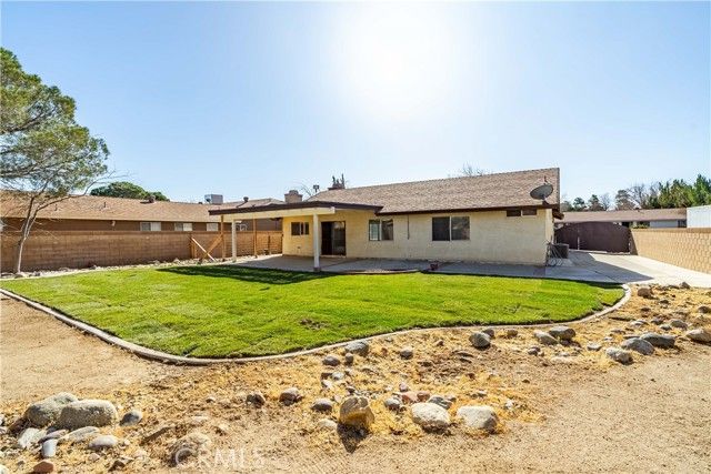 2741 W Avenue L4, Lancaster, CA 93536