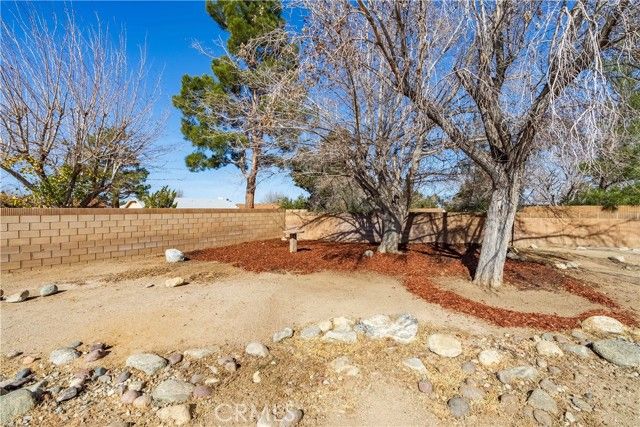 2741 W Avenue L4, Lancaster, CA 93536