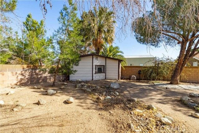2741 W Avenue L4, Lancaster, CA 93536