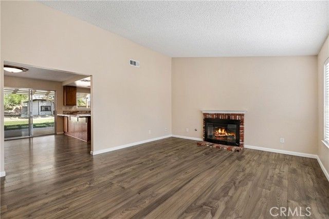 2741 W Avenue L4, Lancaster, CA 93536