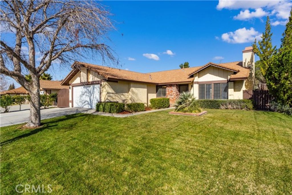 2741 W Avenue L4, Lancaster, CA 93536