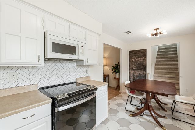 6204 Old Mill Circle, Watauga, TX 76148