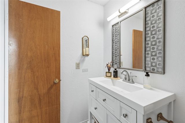 6204 Old Mill Circle, Watauga, TX 76148