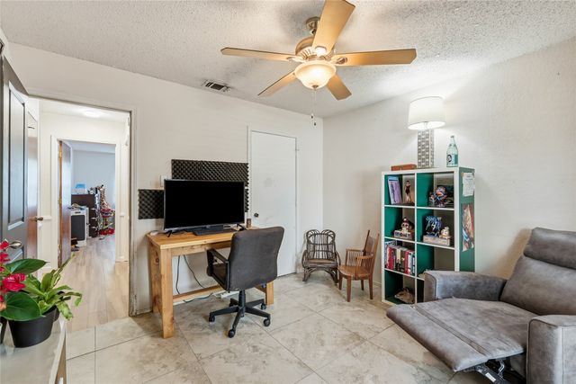 6204 Old Mill Circle, Watauga, TX 76148