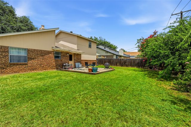 6204 Old Mill Circle, Watauga, TX 76148