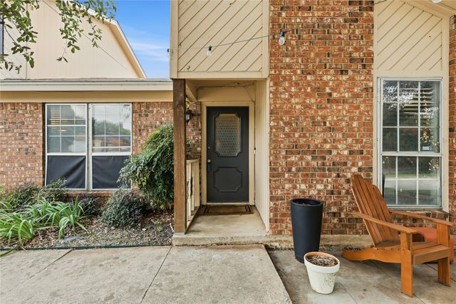 6204 Old Mill Circle, Watauga, TX 76148
