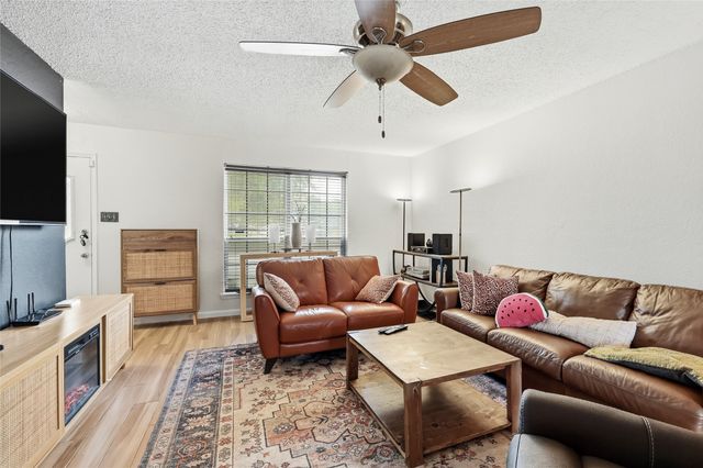6204 Old Mill Circle, Watauga, TX 76148