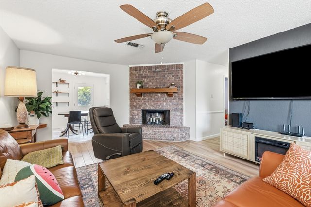 6204 Old Mill Circle, Watauga, TX 76148