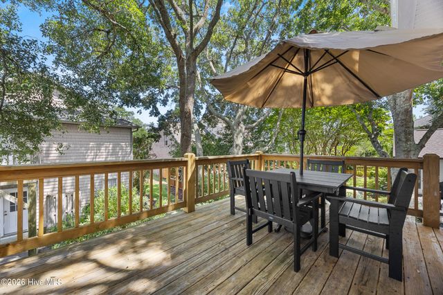 422 Settlers Lane, Kure Beach, NC 28449