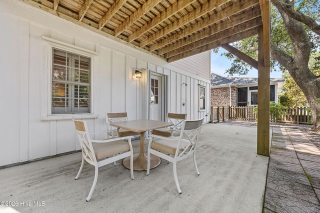 422 Settlers Lane, Kure Beach, NC 28449