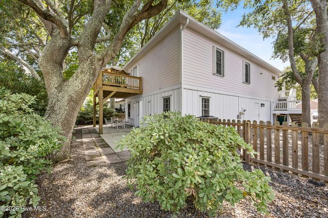 422 Settlers Lane, Kure Beach, NC 28449
