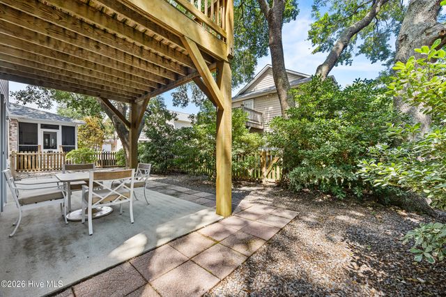 422 Settlers Lane, Kure Beach, NC 28449