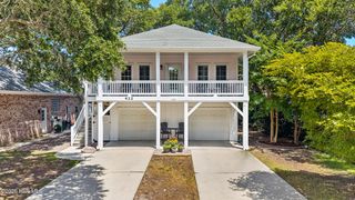 422 Settlers Lane, Kure Beach, NC 28449