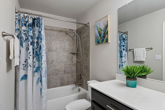 900 Myrna BND, Leander, TX 78641