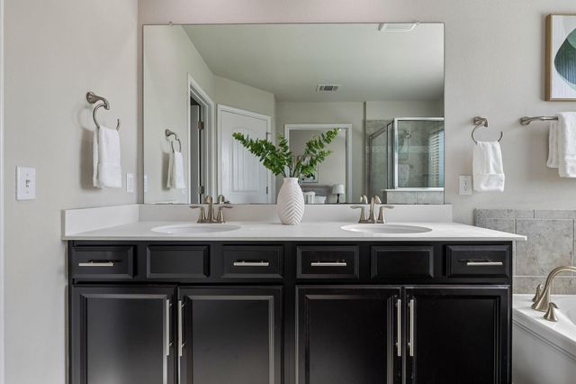 900 Myrna BND, Leander, TX 78641