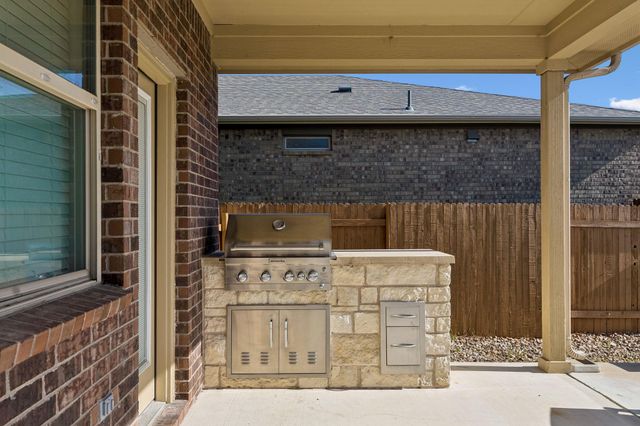 900 Myrna BND, Leander, TX 78641