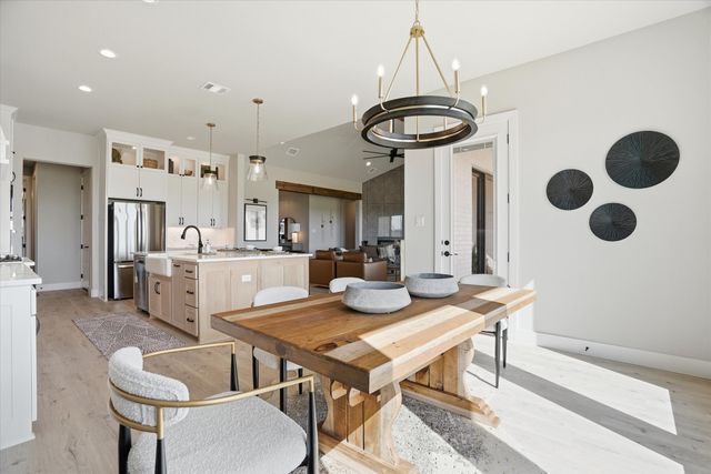 561 Royal Santana, Weatherford, TX 76087