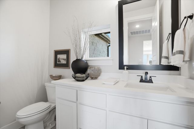 561 Royal Santana, Weatherford, TX 76087