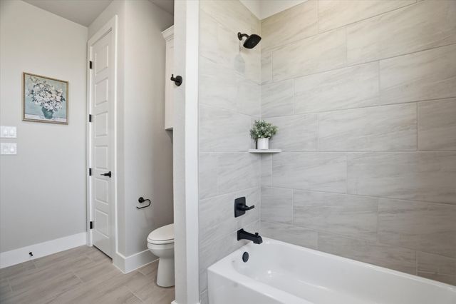 561 Royal Santana, Weatherford, TX 76087