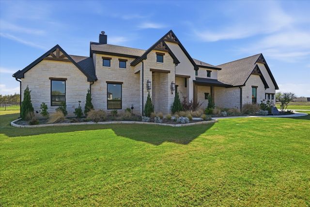 561 Royal Santana, Weatherford, TX 76087