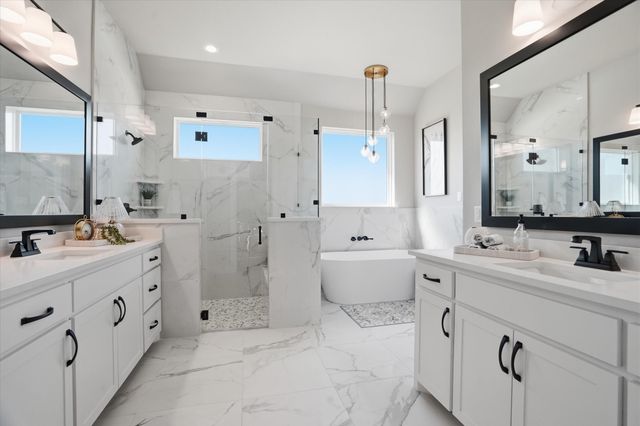 561 Royal Santana, Weatherford, TX 76087